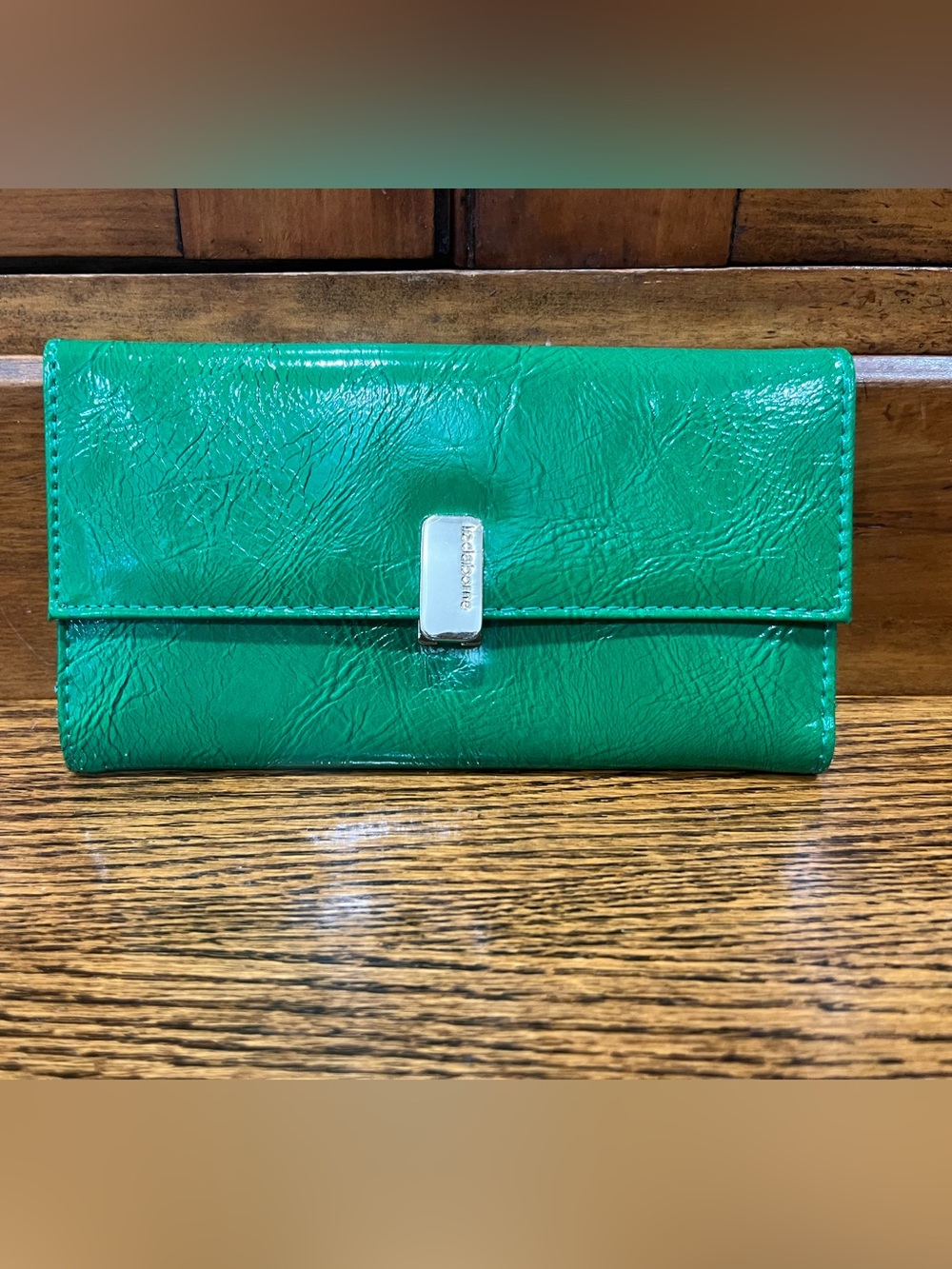 💚 Liz Claiborne Green Leather-Look Wallet – Fern - fun, whimsical, bright, Y2K